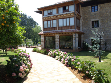 Complejo Rural Spa Hosteria El Pomar Комилас Екстериор снимка
